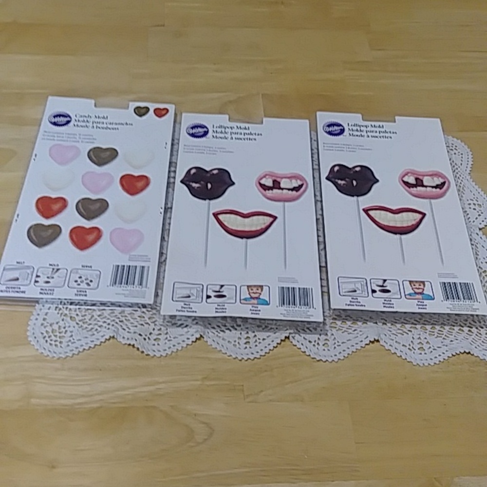Wilton Candy Molds - Funny mouth shapes for Hallowweb + Valentine Hearts